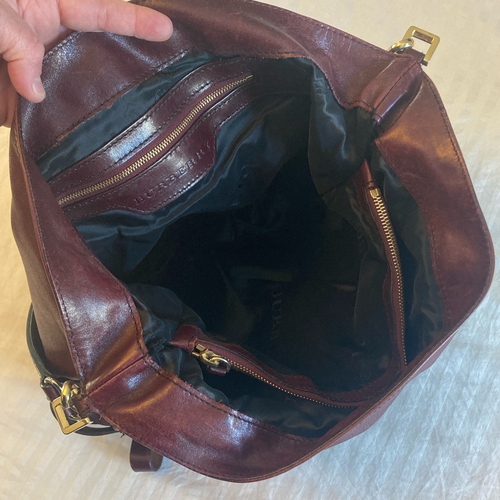 Burberry Bridle Gosford Hobo Bag in Burgundy Lambskin - Picture 11 of 17
